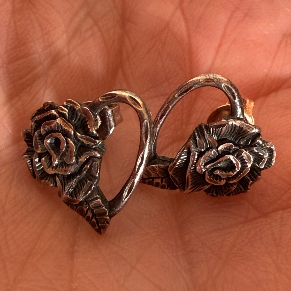 Aksel Holmsen sterling silver modernist brutalist flower rose heart earrings
